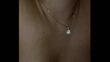 La mia ragazza vuole rilassarmi succhiandomi il cazzo