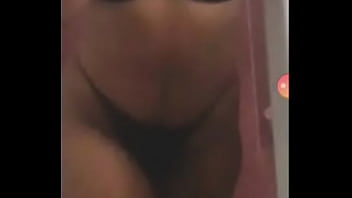 Aqui estou eu outra vez louca por dinheiro