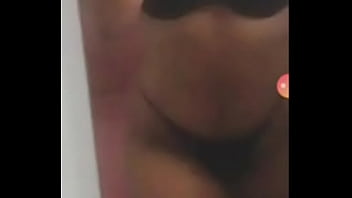 Aqui estou eu outra vez louca por dinheiro