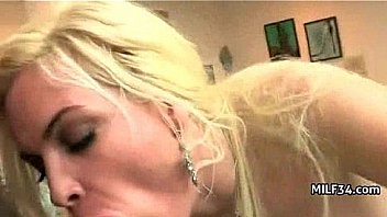 Hot cougar gets mouthful of cum