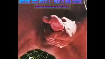 Sperme cracher en self motion