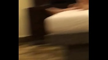 Gata adora chupa uma rola