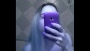 Rubia se masturba para el novio