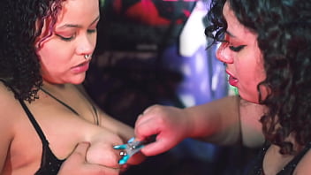 Curvy babes love foot fetish and magic wand vibrator