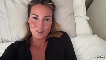 Une journée avec léa pam j'essaye un gode ventouse