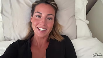 Une journée avec léa pam j'essaye un gode ventouse