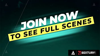 Hot teen enjoys being fuck by two cocks simultaneously