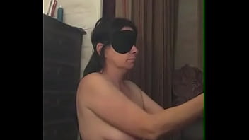 Esclave sophie bondage des mamelles et soumission