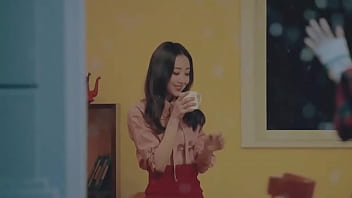 Chuu has orgy with people