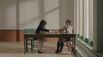 Chuu has orgy with people