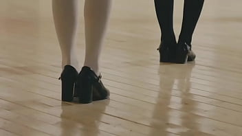 Chuu has orgy with people