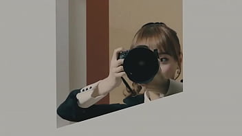 Chuu has orgy with people