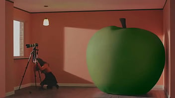 Chuu has orgy with people