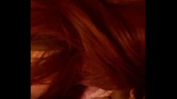 Namorada sentando de costas