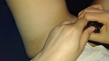 No me aguante y me folle a la esposa de el vecino cuando estaba lavando la ropa de el trabajo