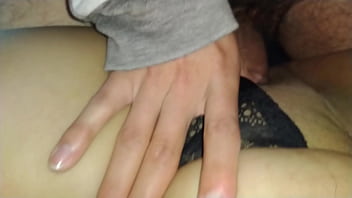 No me aguante y me folle a la esposa de el vecino cuando estaba lavando la ropa de el trabajo