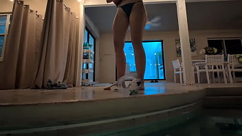 Shaking fingering orgasm outdoors