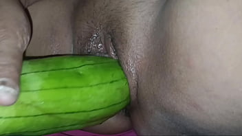 My employee provokes me with her short shorts and she ends up sucking my cock
