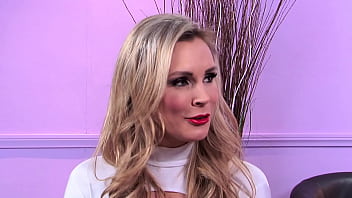 Convention sluts lose the costumes in the purple room sulesqf