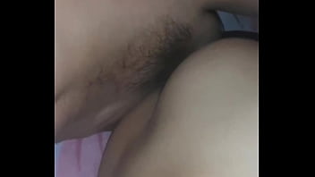 Gime mientras se la cogen Gime mientras se la cogen