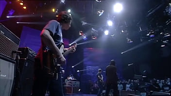 Liam y noel gallagher eyaculan un temazo en vivo