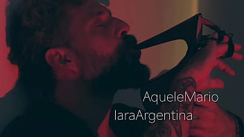 Who wants lick my pussy and feet