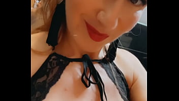 Good morning babiesj'espère que la vue de mes boobs égayera un peu plus ta