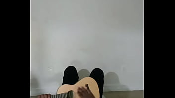 Re singing a few more songs for free that reminds myself of cleaning happening 1