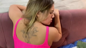 O marido saiu para trabalhar ele esperou eu chegar da academia e veio na minha porta