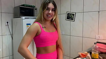 O marido saiu para trabalhar ele esperou eu chegar da academia e veio na minha porta