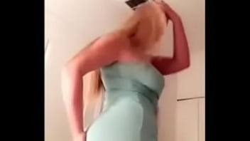 Brunnete touching her dress s renatesexy