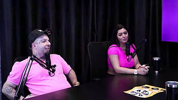 Mesmo com a mascara no rosto corno é reconhecido nas ruas monica lima ensinando aos novinhos da imperium o tesão de dar para um pau maior que tem em casa completo no red