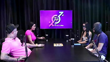 Mesmo com a mascara no rosto corno é reconhecido nas ruas monica lima ensinando aos novinhos da imperium o tesão de dar para um pau maior que tem em casa completo no red