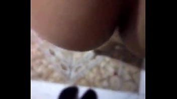 Joven acepta tener sexo por dinero