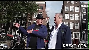 Lascivious hottie gives hot blowjob