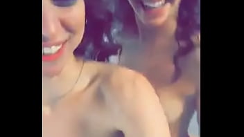 Troiette si mostrano