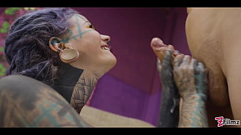 Tattooed babe takes it balls deep in the ass – no pussy all anal