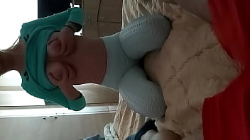 Shy 18 year old roommate surprises me by sucking my dick until she get all my cum