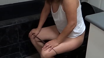 I film my stepmother peeing look at her pussy before and after fucking
