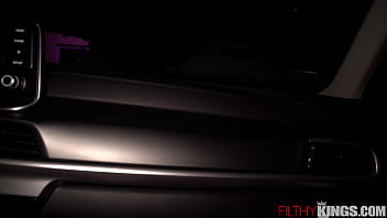 Cute teen loves to fuck new guys in car