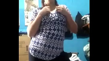 Me baila sexy antes de follar en la noche