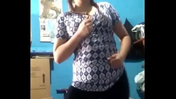 Me baila sexy antes de follar en la noche