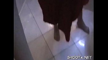 Teen brunette tanya's slit stretched wide