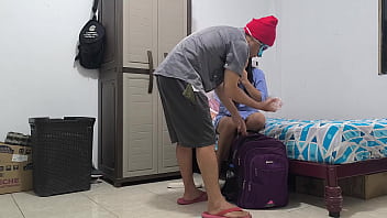 Wanita Berseragam Itu Mengambil Barang Barang Dari Rumah Ibu Tiriku Dan Aku Memergokinya Dia Meniduriku Dan Aku Memaafkannya thumbnail