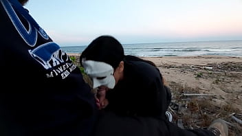 O verão esta chegando e estamos ansiosos para foder na praia anal esperma dentro