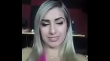 Isso que é uma vadia