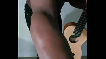 Re singing a few more songs for free that reminds myself of cleaning happening 3