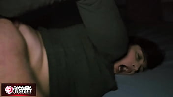 Agatha mama em uma milf entre sonho e pânico o delírio de uma noite de halloween grátis