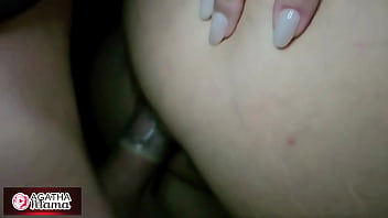 Agatha mama em uma milf entre sonho e pânico o delírio de uma noite de halloween grátis