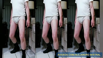 Trusa de nylon mojada video gay